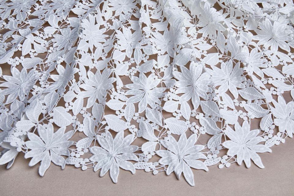 NEW BRIDAL - Flower, Leaf and Berries Guipure Lace in Ivory
