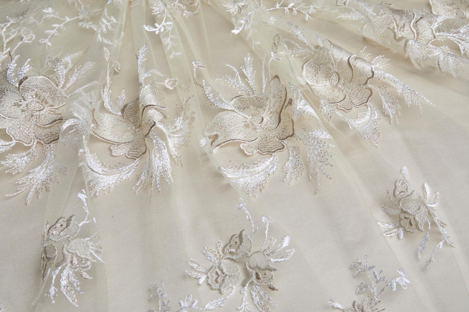 NEW BRIDAL - Delicate Large Flowers Embroidery - Oyster, Mink and Ivory on Tulle