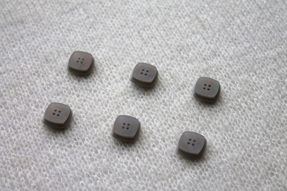 Iridescent Grey Square Button - 1.5cm 