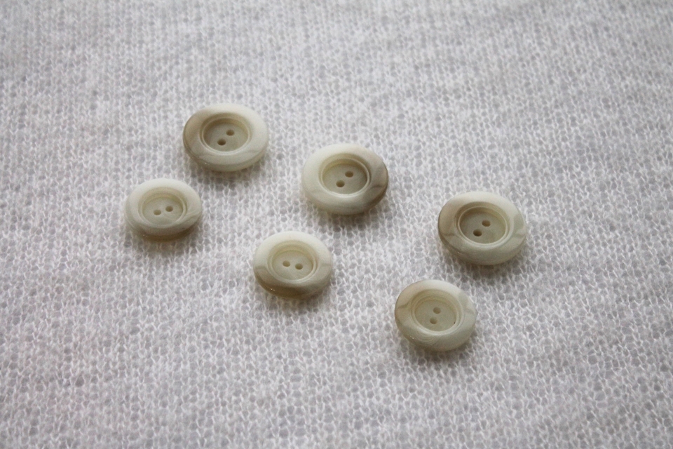 Vintage Round Resin Faux Shell Button - Off White - Large