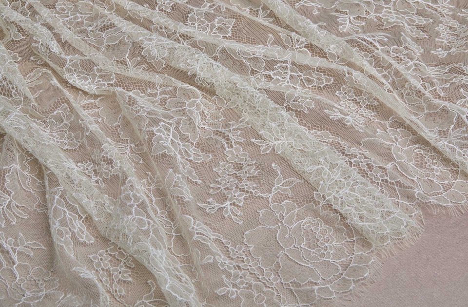 NEW BRIDAL - Chantilly Lace - Cream Double Scallop