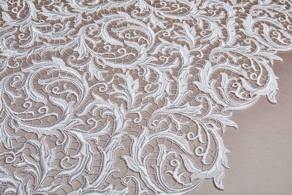 NEW BRIDAL - Baroque Swirl Guipure Lace - Satin Ivory