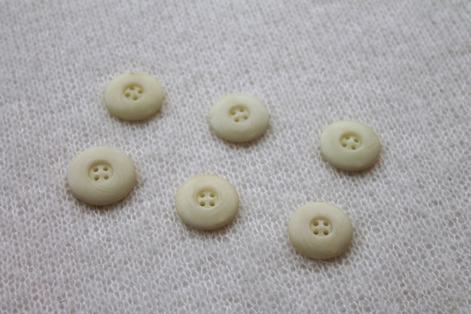 Round Cream "Faux Horn" Button - 2.5cm