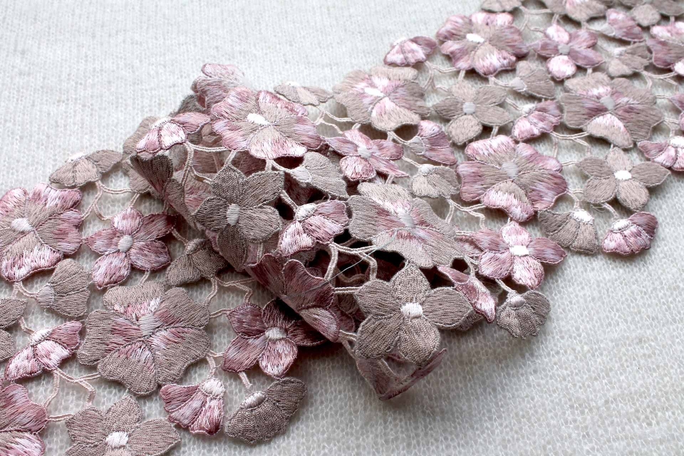 Embroidered Floral Guipure Trim - Pink / Oyster