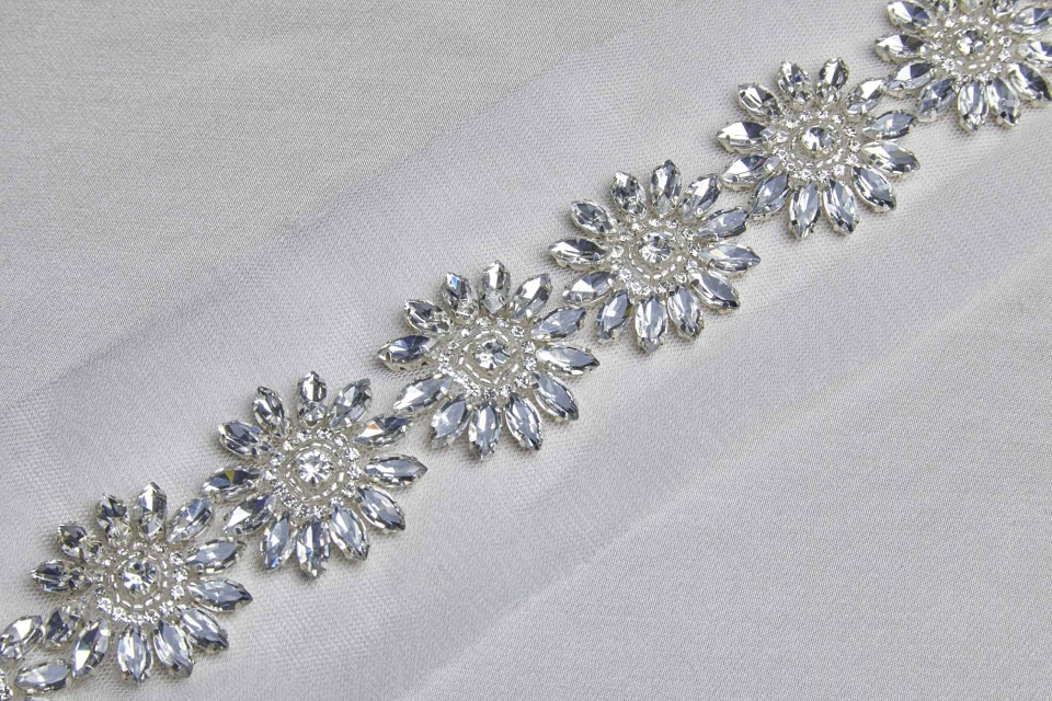 Diamante Flower Trim - Clear / Silver